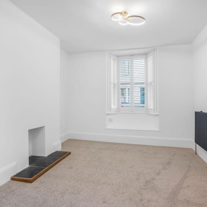 4 bedroom terraced house to rent - Photo 1