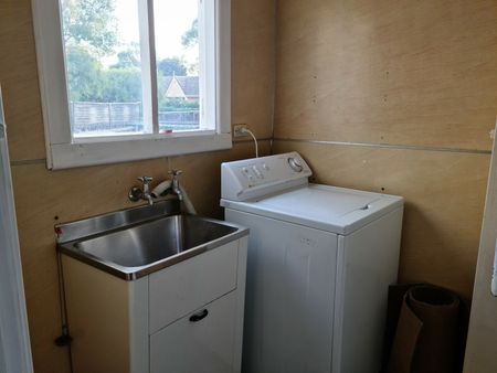 Opportunity to live on desirable Beach Road - 6 or 12 month lease options available - Photo 4