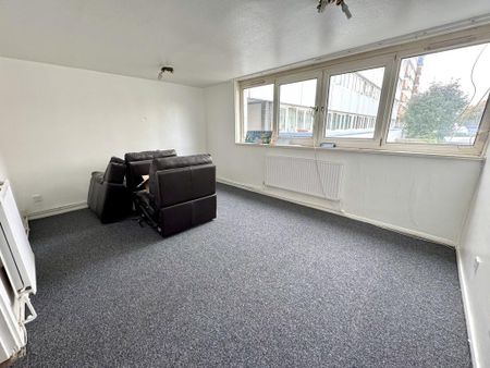 2 bedroom flat to rent - Photo 3