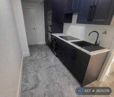 1 bedroom in a flat share to rent - Photo 1