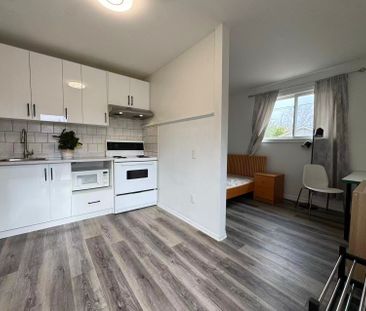 For Lease - 16 Cartier Crescent Unit# 2, Richmond Hill, Ontario - Photo 2