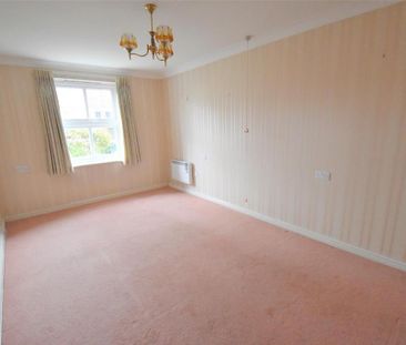 2 bedroom retirement property to rent - Photo 2
