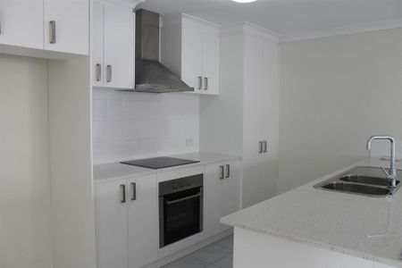 Modern Home in the Heart of Baldivis - Photo 5