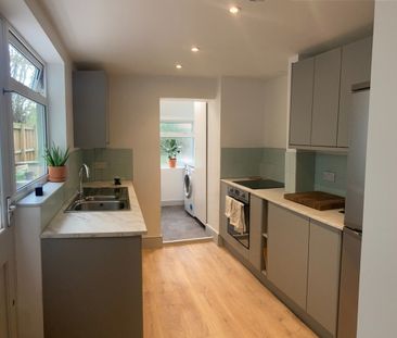 2 Bed Terraced House, Gloucester Street, BS5 - Photo 3