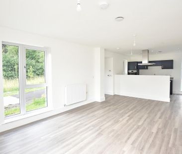 3 bedroom semi-detached house to rent - Photo 5