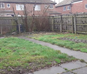 3 bedroom semi-detached house to rent - Photo 1