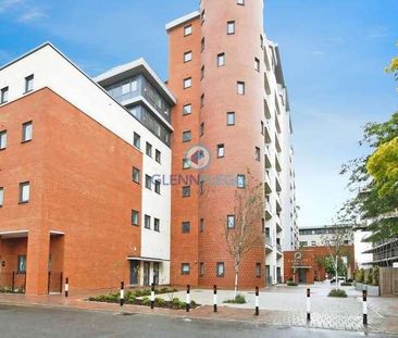 The Junction, Slough Station, SL2 - Photo 2