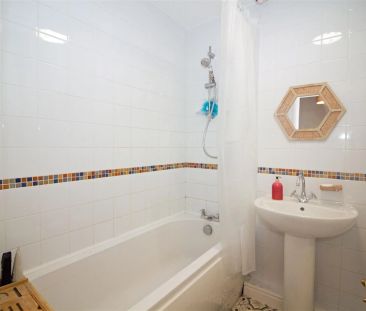 2 Bedroom House - Semi-Detached - Photo 4