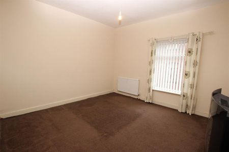 3 bedroom House To Let - Photo 3
