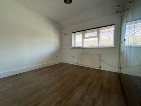 4 bedroom terraced house to rent - Photo 5
