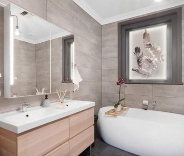 Generous, Well-Maintained Home with Granny Flat and 7.6kW Solar! - Photo 4