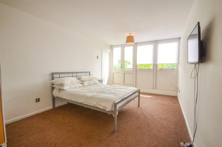 Holcroft Court, Clipstone Street, London, W1W - Photo 3