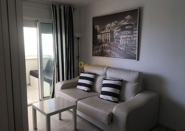 MID SEASON For rent from 01/10/24 -15/6/2025 Beautiful studio with sea views in La Carihuela area