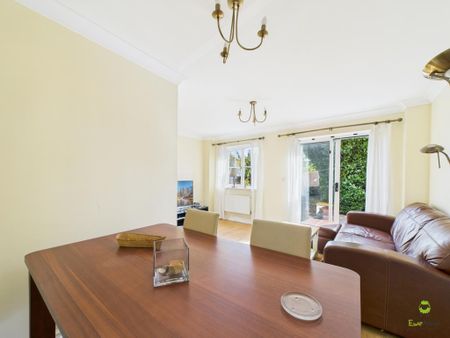 4 bedroom terraced house to rent - Photo 4