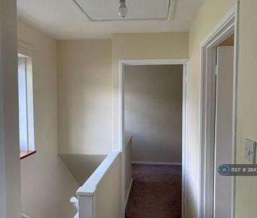 3 bedroom end of terrace house to rent - Photo 6