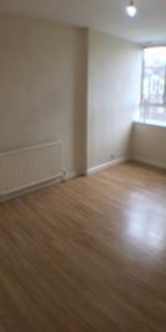 3 bedroom flat to rent - Photo 3