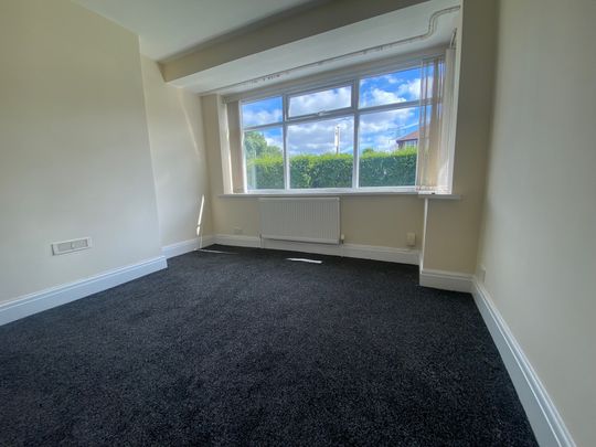 70 Bolton Road Rochdale OL11 4NX - Marland - Photo 1