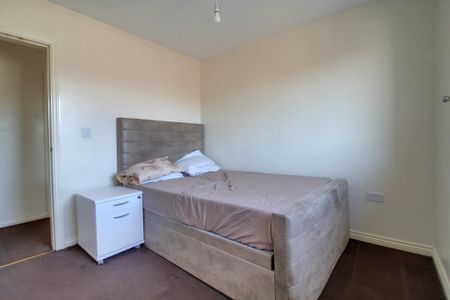Cape Hill, Birmingham, B66 - Photo 5