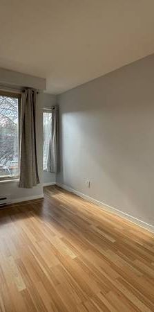 2bd + 1 Bath Top Floor Unit 3089 Oak Street - Photo 1