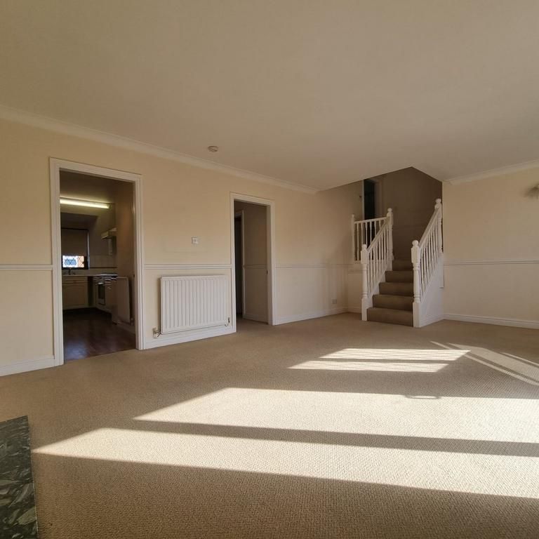 3 bedroom apartment to rent - Photo 1