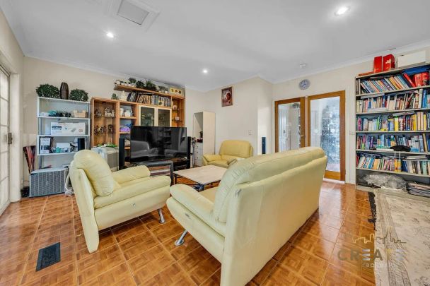 “SHARED HOUSE IN PRIME FOOTSCRAY LOCATION” - Photo 1