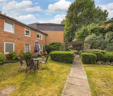 2 bedroom retirement property to rent - Photo 5