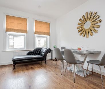 3 bedroom flat to rent - Photo 2