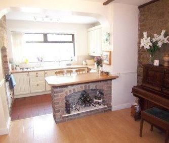 3 bedroom end of terrace house to rent - Photo 2