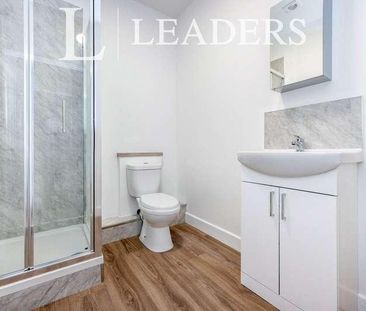 Walker Avenue, Wolverton Mill, Milton Keynes, Buckinghamshire, MK12 - Photo 5