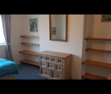 Room in a Shared Flat, Alnwick Road, SE12 - Photo 3