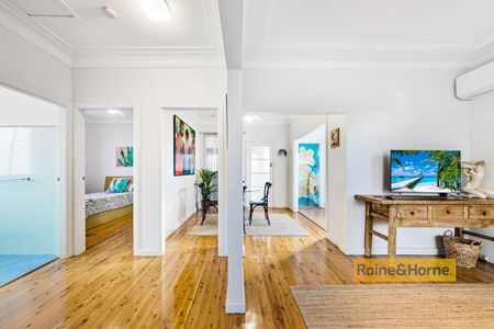 LOVELY TWO BEDROOM HOME - Photo 5