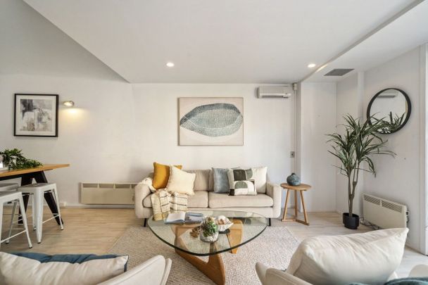 Furnished Funky 1+1 Apartment with car park - Photo 1