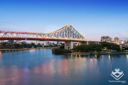 ARGUABLY THE CBDs FINEST RIVERFRONT COMPLEX 3 Bedroom Furnished - Photo 2