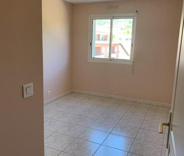 Location Appartement 3 pièces 98m² DRAGUIGNAN 83300 - Photo 2