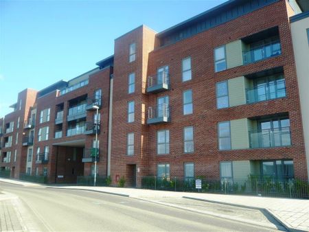 John Thornycroft Road, Southampton - Photo 3