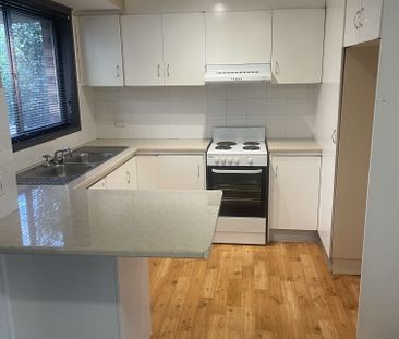 3 Bedroom Home Close To Local School, Beach & Shops! - Photo 6