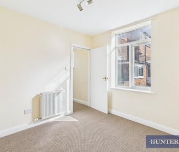 1 bedroom Flat To Let - Photo 2