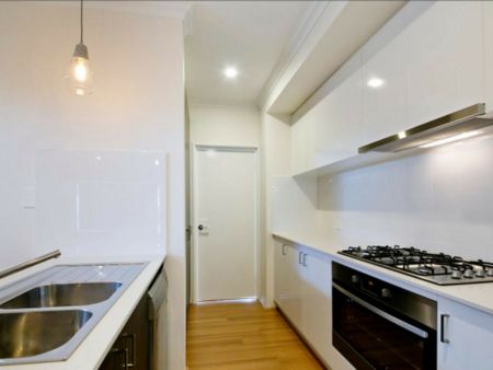 Stunning 4x2 In Yokine - Photo 5