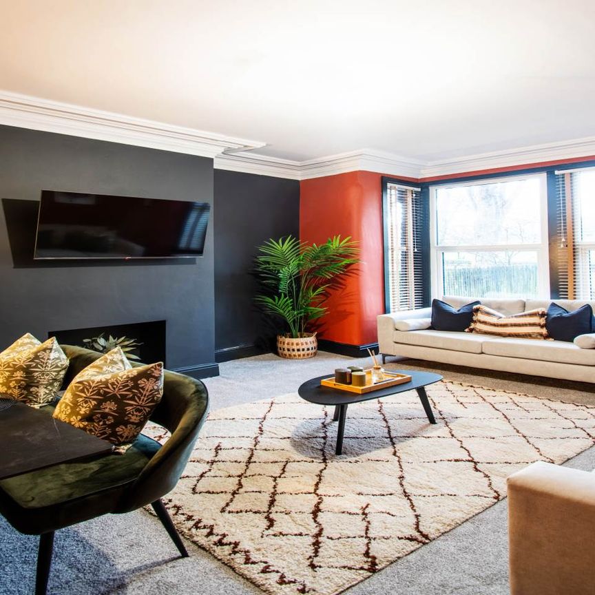 Harehills Avenue (room 5), Chapeltown, Leeds - Photo 1