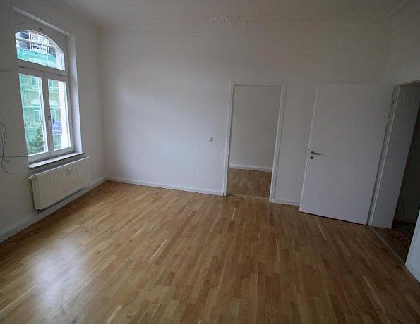 Charmante 4-Zimmer-Maisonette-Wohnung mit Einbauküche in Plauen Westend frei ab 01.12.2025 !! - Photo 1
