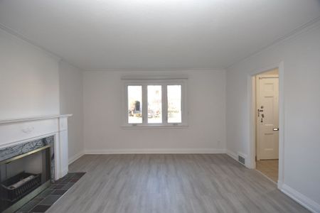 For Lease - 129 Felbrigg Avenue, Toronto, Ontario - Photo 4