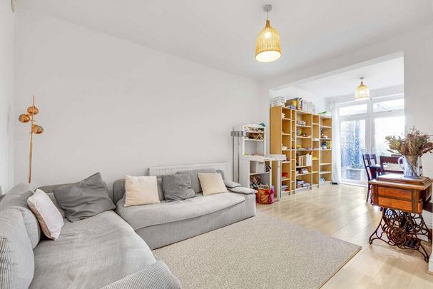 4 bedroom terraced house to rent - Photo 1