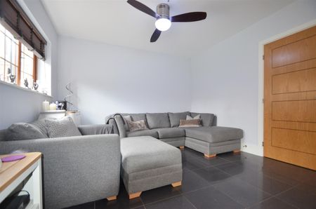 4 bedroom house - detached - Photo 2