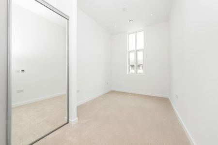3 bedroom flat to rent - Photo 3