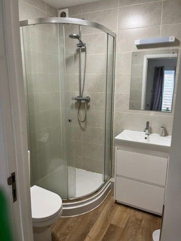 1 bedroom in a house share to rent - Photo 4