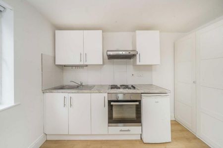 Studio to rent - Photo 2