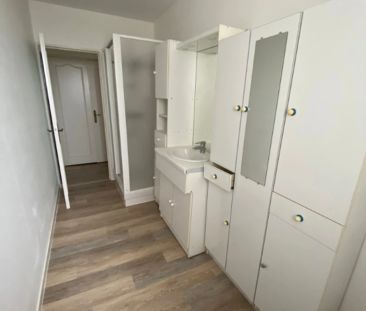 APPARTEMENT ENTIEREMENT RENOVE EN HYPER CENTRE DE CHERBOURG AVEC AS... - Photo 4