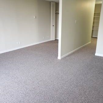 BRIGHT STUDIO UNIT -CHARMING UNIT *MINUTES FROM METROTOWN - Photo 1