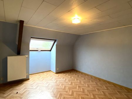 LANDELIJK GELEGEN WONING MET 3 SLPKS | GARAGE | TUIN - Foto 2