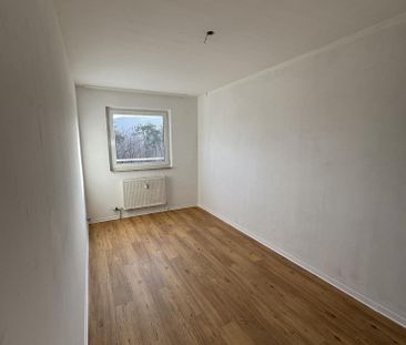 Große 4-Zimmer-Wohnung in Darmstadt-Eberstadt - jetzt bewerben ! - Photo 2